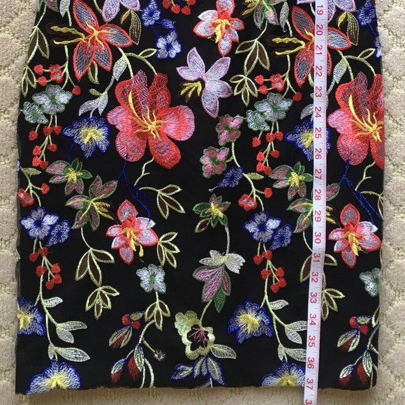 Nicole Miller Sleeveless Embroidered Bodycon Dress - Picture 10 of 12